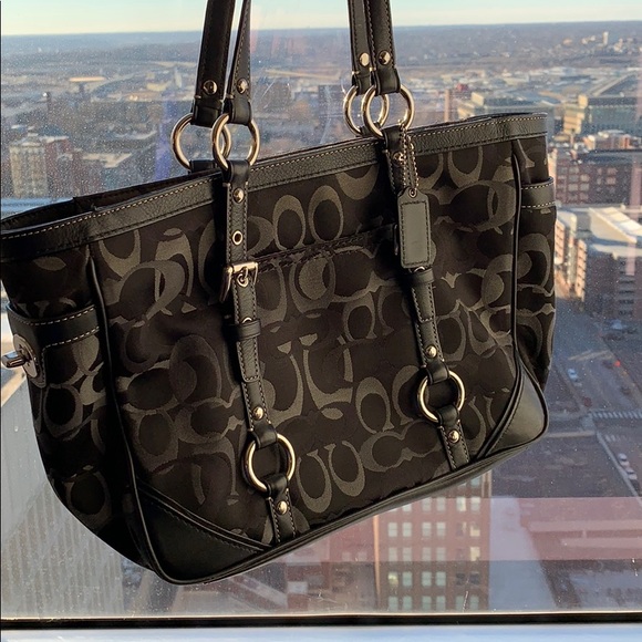 selling coach purses